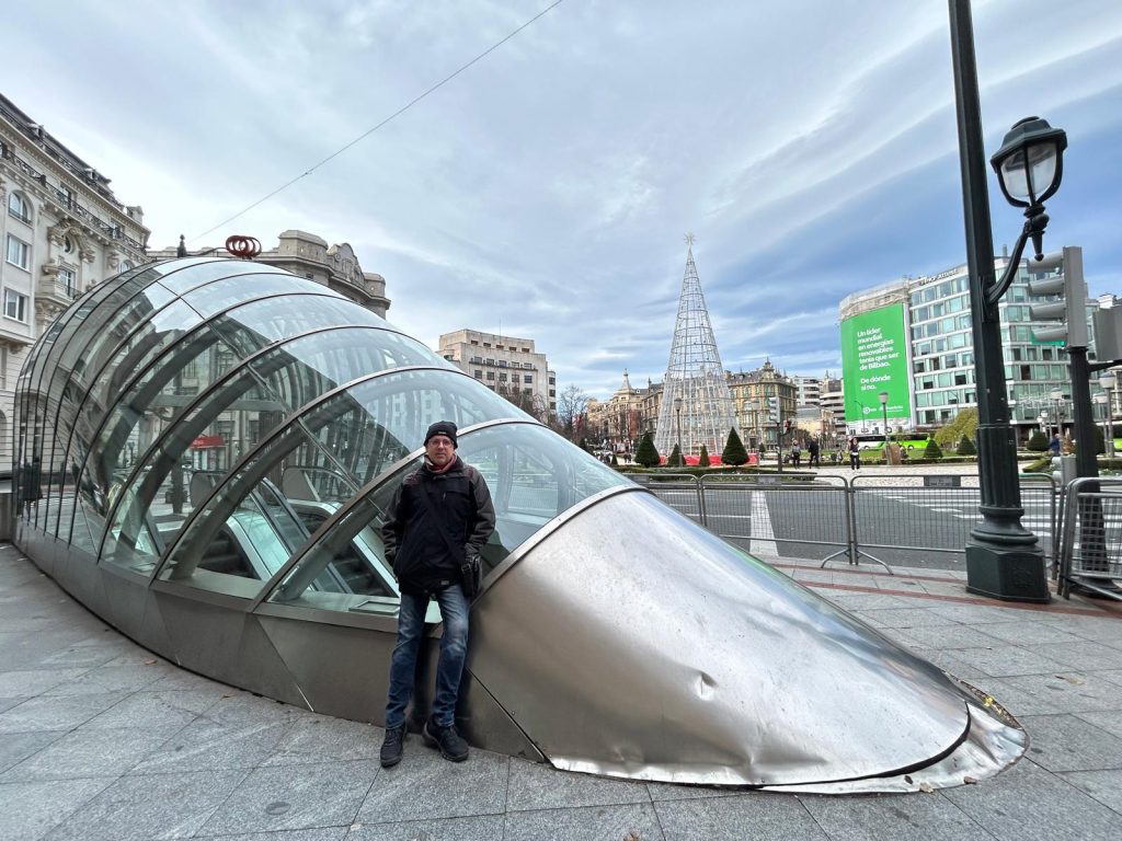 Boca de metro de Bilbao "fosteritos"