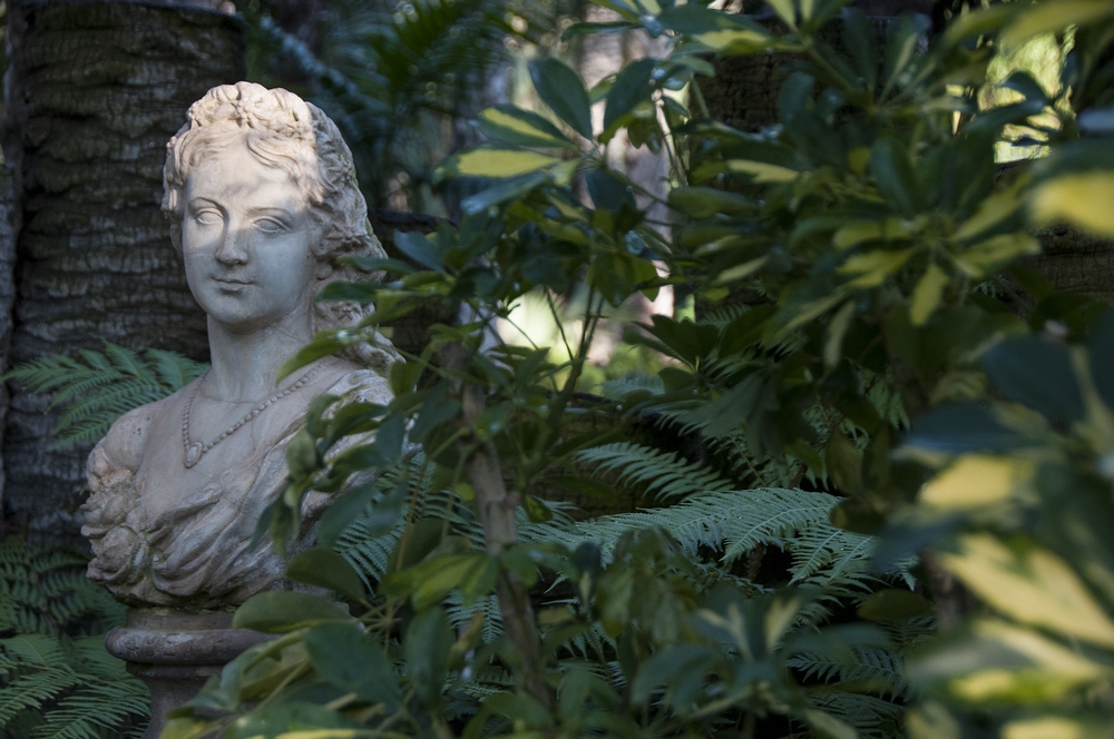 Busto de Sissi Emperatriz en el Jardín Huerto del Cura de Elche.