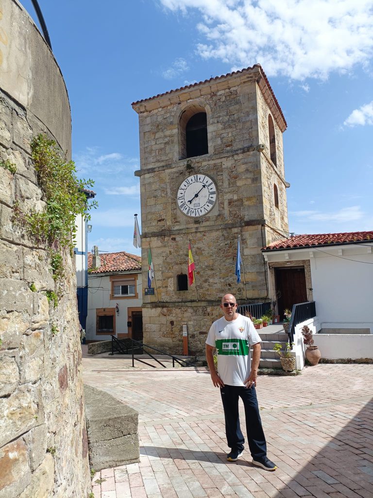 Torre del Reloj en Lastres